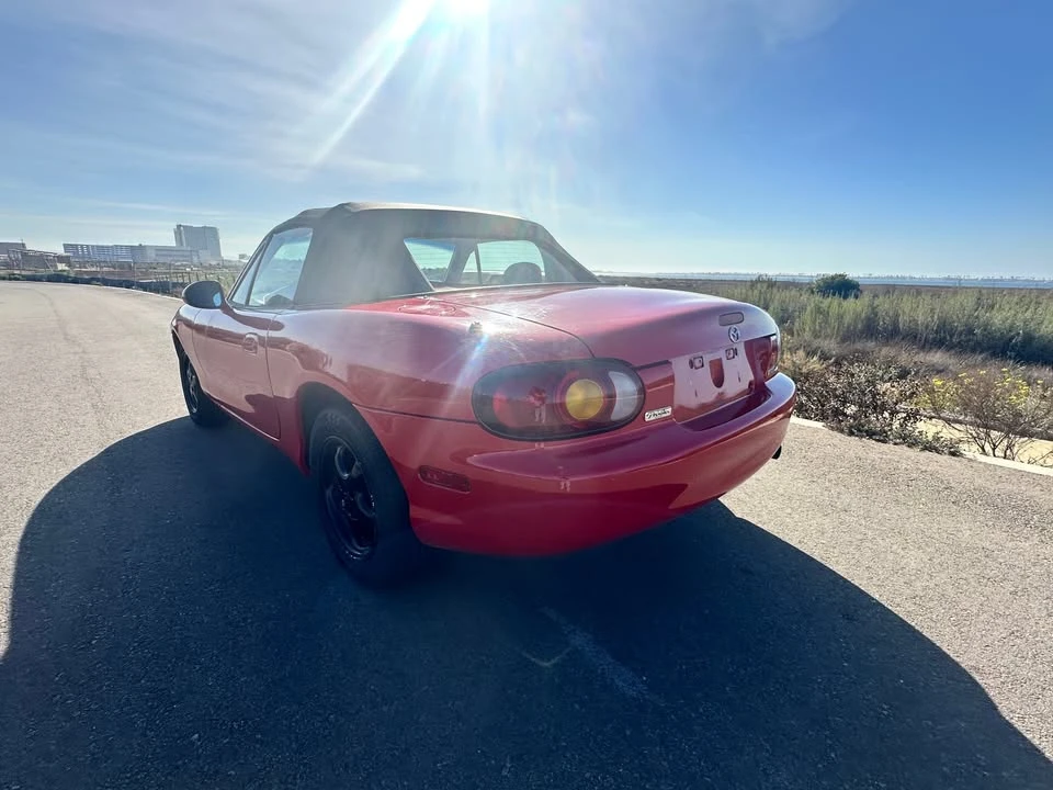 2000 Mazda NB MX-5 Miata - Image 4 of 8