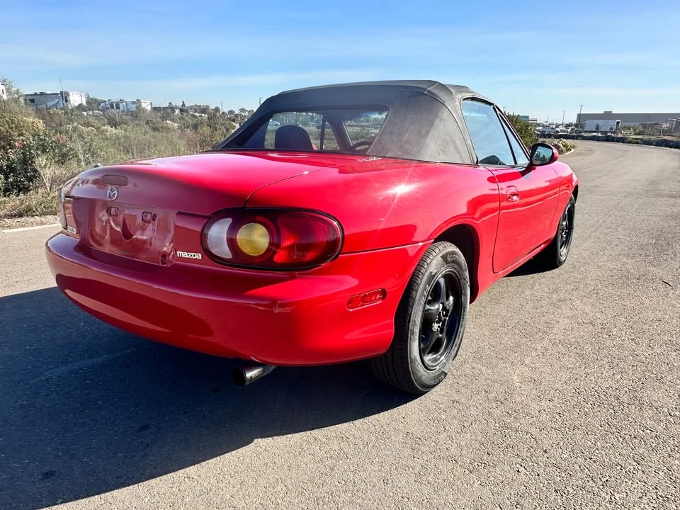 2000 Mazda NB MX-5 Miata - Image 5 of 8