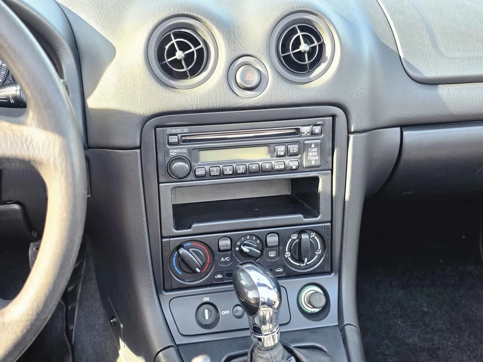 2000 Mazda NB MX-5 Miata - Image 11 of 11