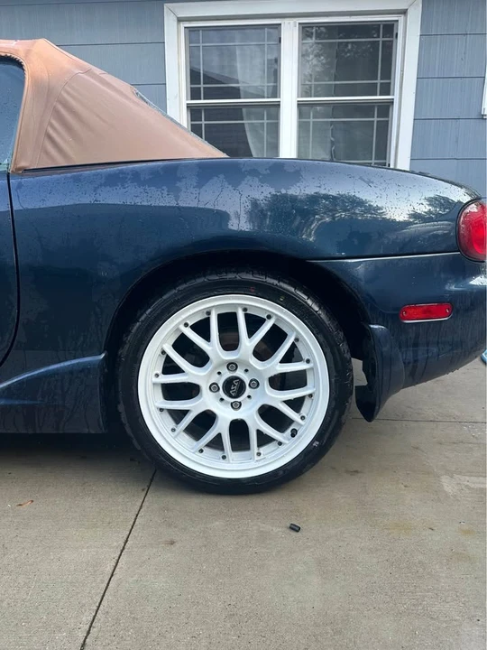 2000 Mazda NB MX-5 Miata - Image 2 of 10