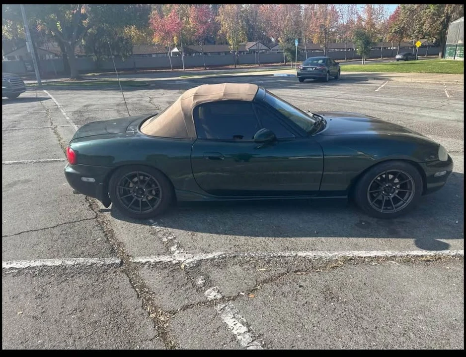 2000 Mazda NB MX-5 Miata - Image 2 of 5