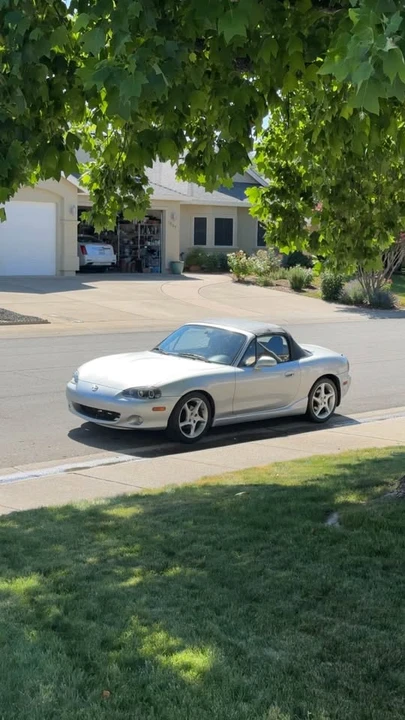 2000 Mazda NB MX-5 Miata - Image 2 of 17