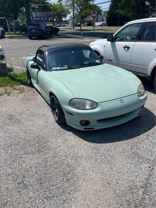 2000 Mazda NB MX-5 Miata - Image 9 of 10