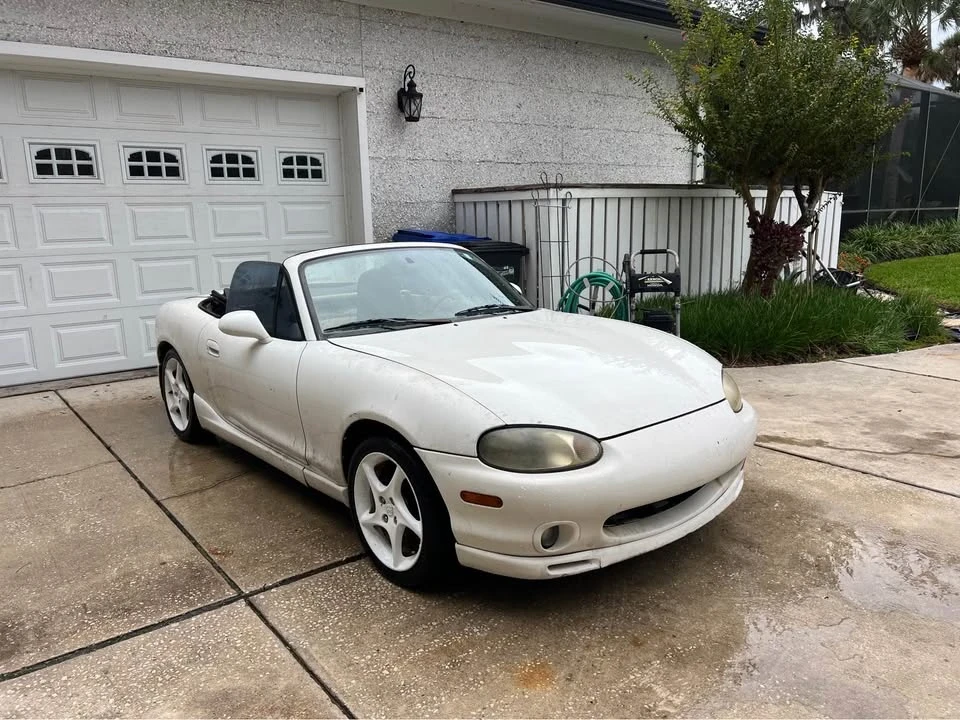 2000 Mazda NB MX-5 Miata - Image 2 of 11