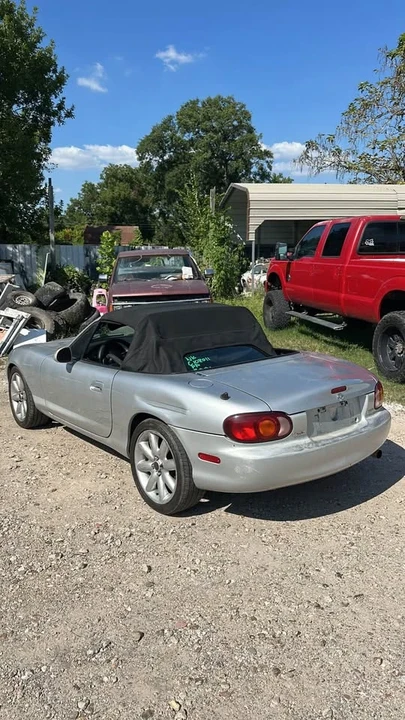 2000 Mazda NB MX-5 Miata - Image 2 of 6