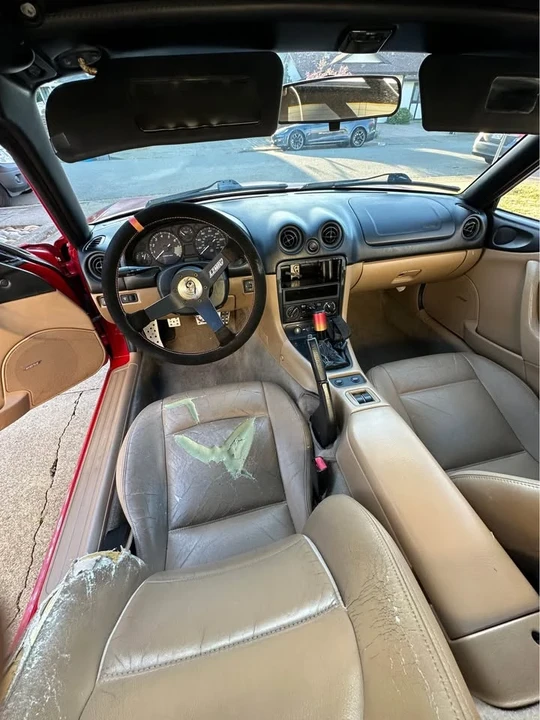 2000 Mazda NB MX-5 Miata - Image 5 of 10