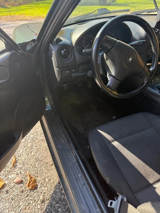 2000 Mazda NB MX-5 Miata - Image 6 of 8