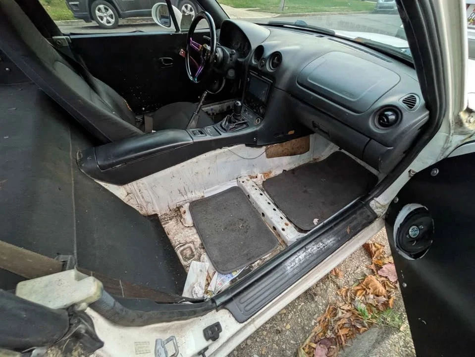 2000 Mazda NB MX-5 Miata - Image 10 of 18