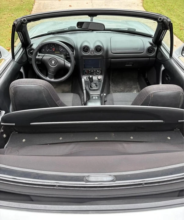 2000 Mazda NB MX-5 Miata - Image 6 of 10