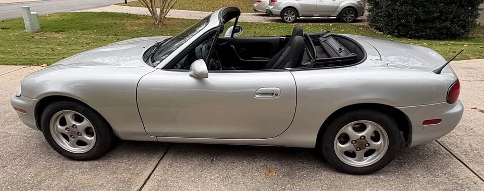 2000 Mazda NB MX-5 Miata - Image 2 of 10