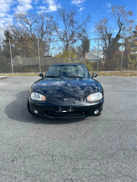 2000 Mazda NB MX-5 Miata - Image 2 of 10