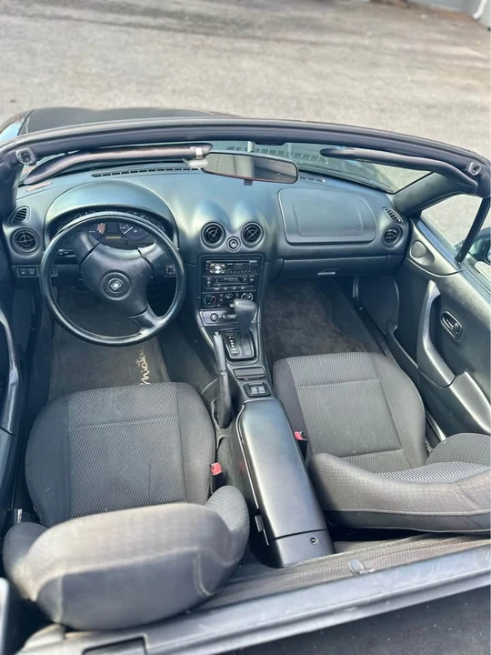 2000 Mazda NB MX-5 Miata - Image 5 of 10