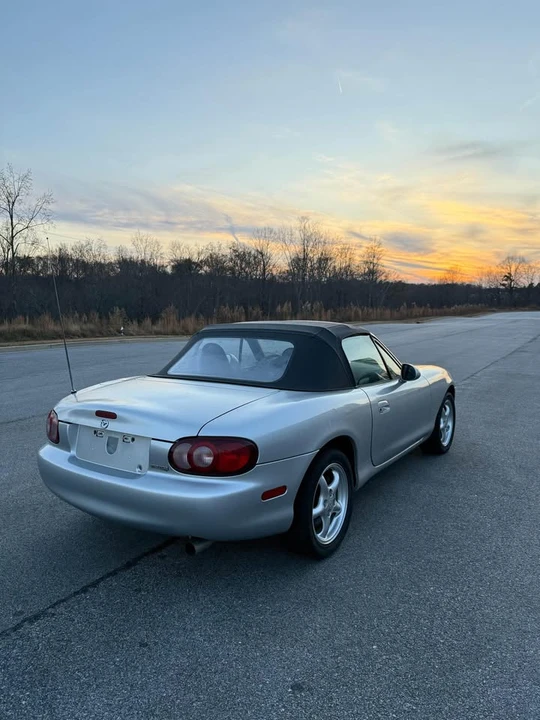 2000 Mazda NB MX-5 Miata - Image 10 of 10