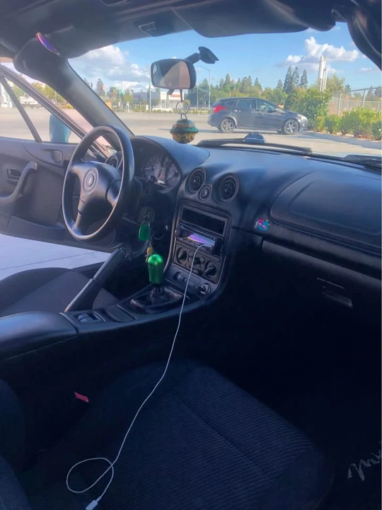 2000 Mazda NB MX-5 Miata - Image 5 of 5