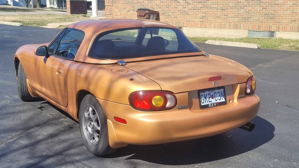 2000 Mazda NB MX-5 Miata - Image 2 of 5