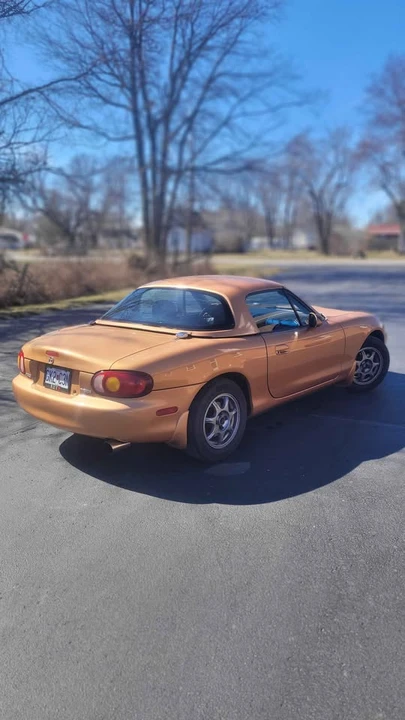 2000 Mazda NB MX-5 Miata - Image 3 of 5
