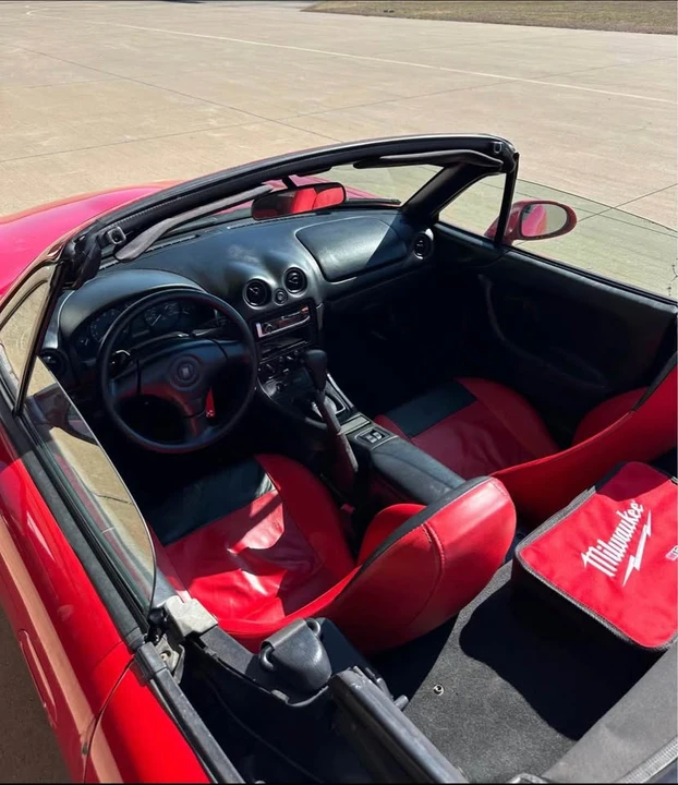 2000 Mazda NB MX-5 Miata - Image 6 of 10