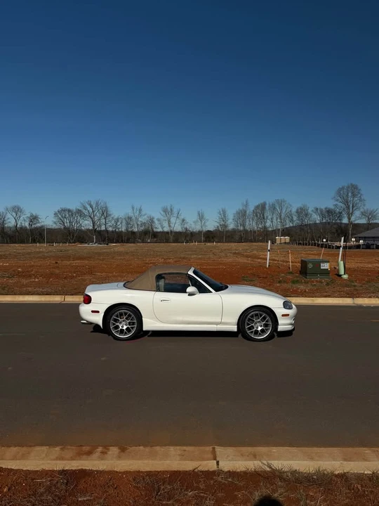 2000 Mazda NB MX-5 Miata - Image 2 of 18