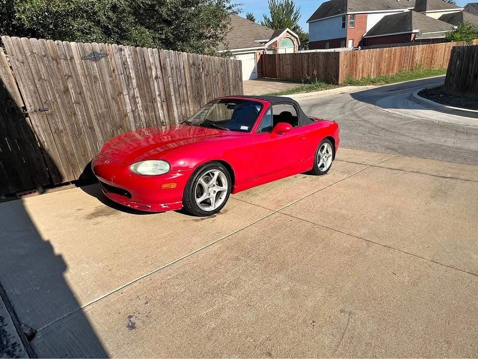 2000 Mazda NB MX-5 Miata - Image 2 of 10