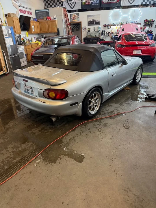 2000 Mazda NB MX-5 Miata - Image 5 of 12