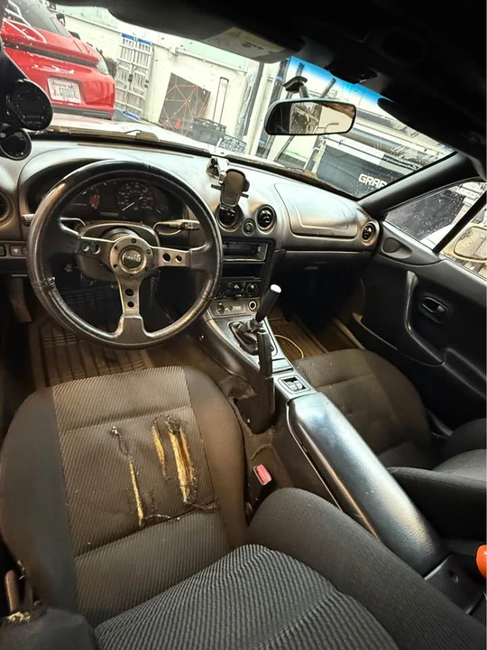 2000 Mazda NB MX-5 Miata - Image 7 of 12