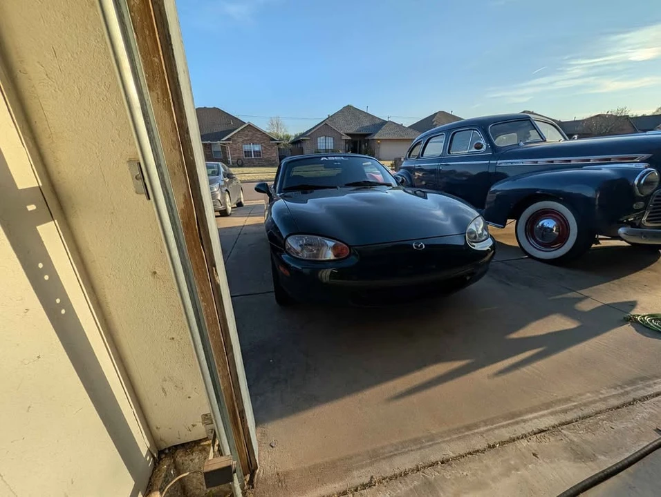 2000 Mazda NB MX-5 Miata - Image 2 of 11