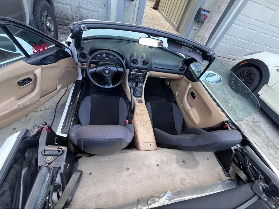 2000 Mazda NB MX-5 Miata - Image 9 of 15