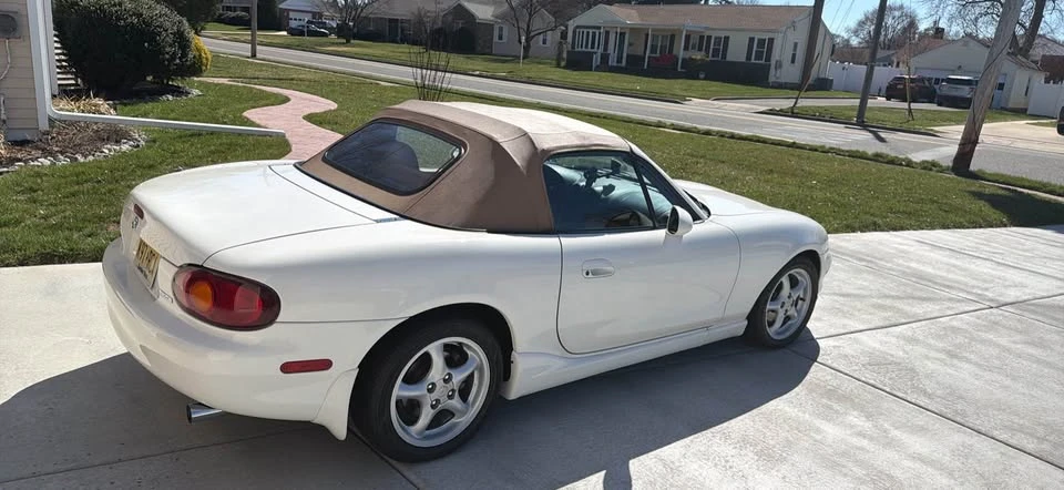 2000 Mazda NB MX-5 Miata - Image 5 of 11