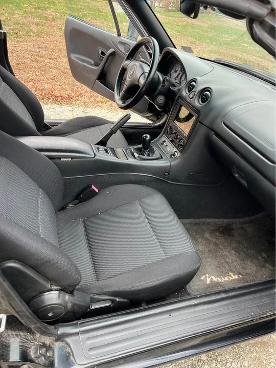 2000 Mazda NB MX-5 Miata - Image 3 of 10