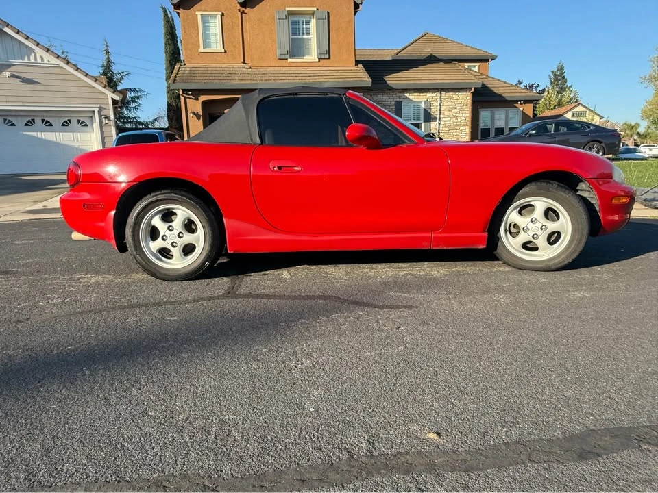 2000 Mazda NB MX-5 Miata - Image 2 of 7