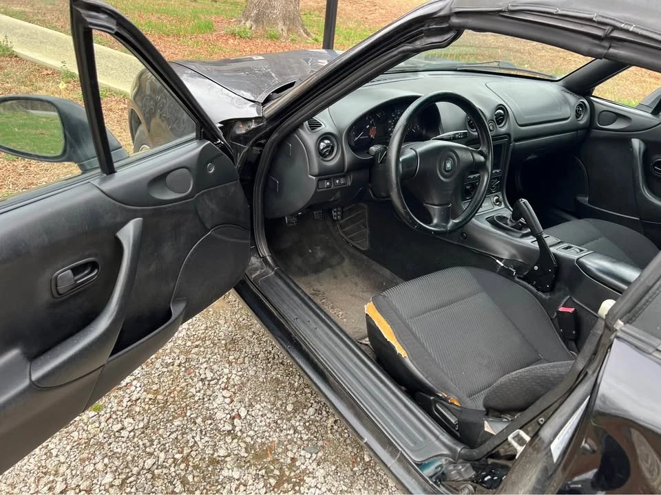 2000 Mazda NB MX-5 Miata - Image 5 of 10