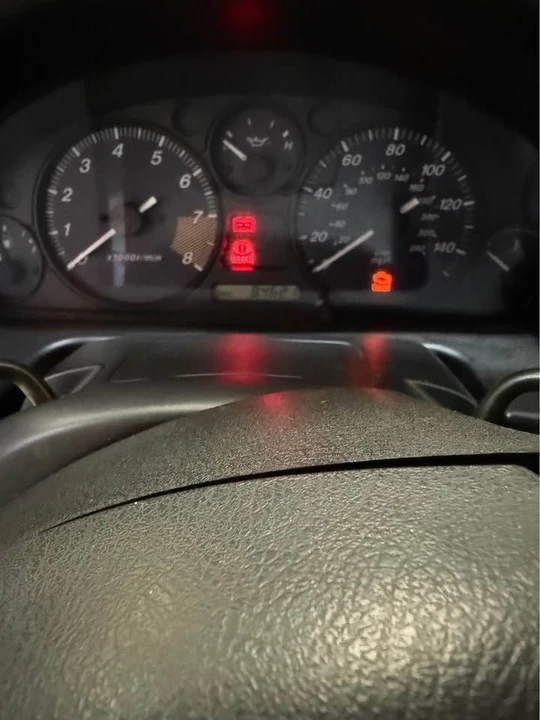 2000 Mazda NB MX-5 Miata - Image 3 of 5