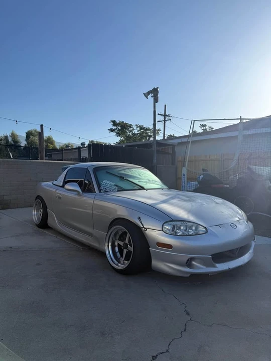 2000 Mazda NB MX-5 Miata - Image 2 of 7