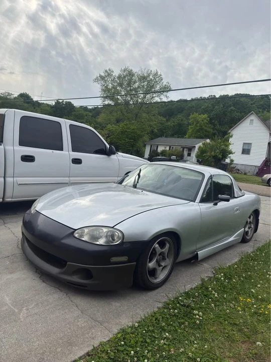 2000 Mazda NB MX-5 Miata - Image 2 of 9
