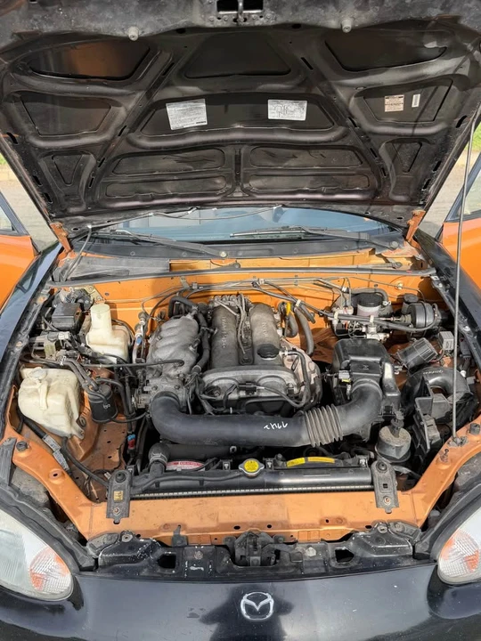 2000 Mazda NB MX-5 Miata - Image 16 of 20