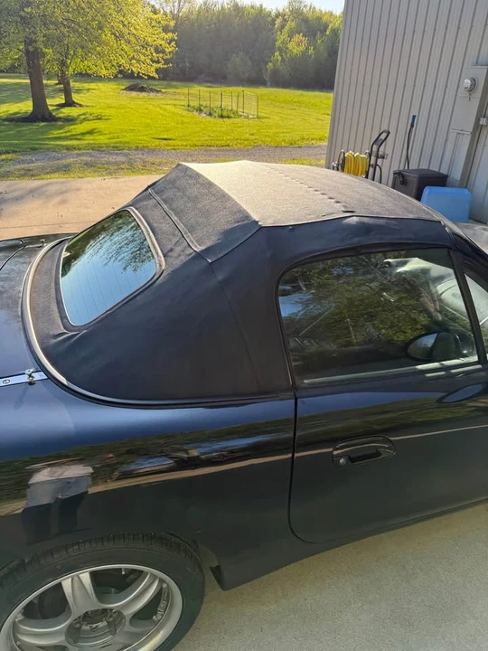 2000 Mazda NB MX-5 Miata - Image 2 of 10