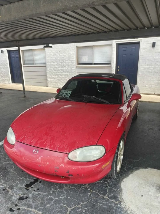 2000 Mazda NB MX-5 Miata - Image 2 of 3