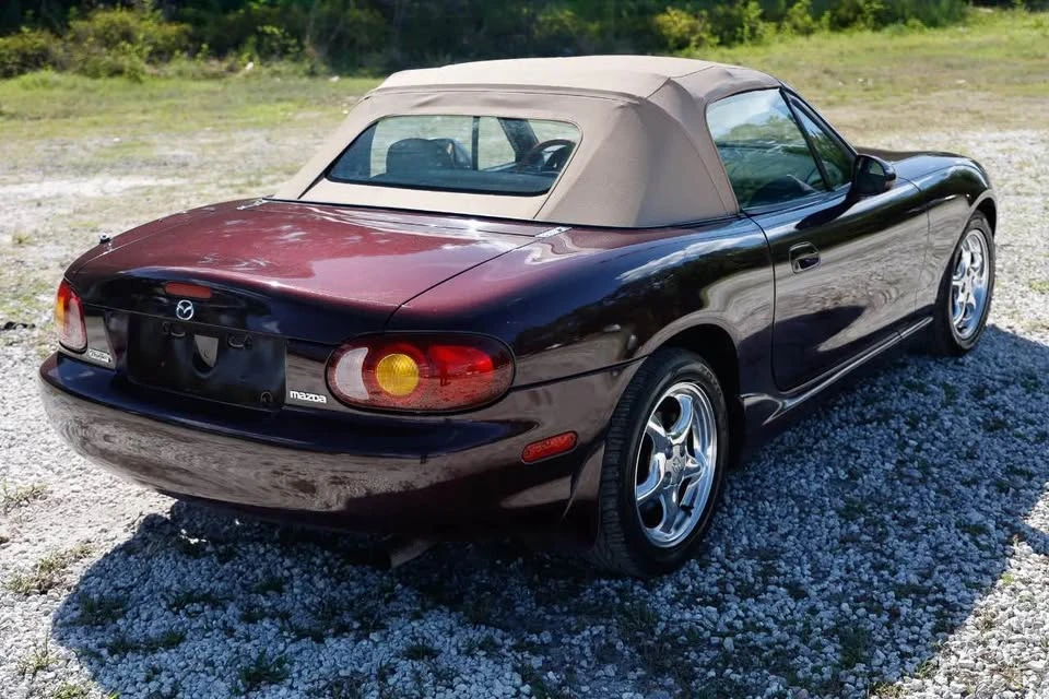 2000 Mazda NB MX-5 Miata - Image 5 of 12