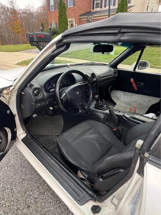 2000 Mazda NB MX-5 Miata - Image 2 of 5