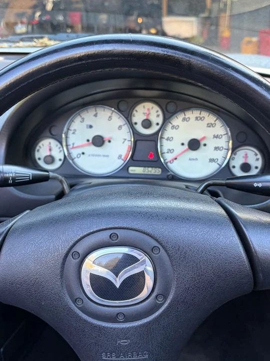 2000 Mazda NB MX-5 Miata - Image 4 of 5