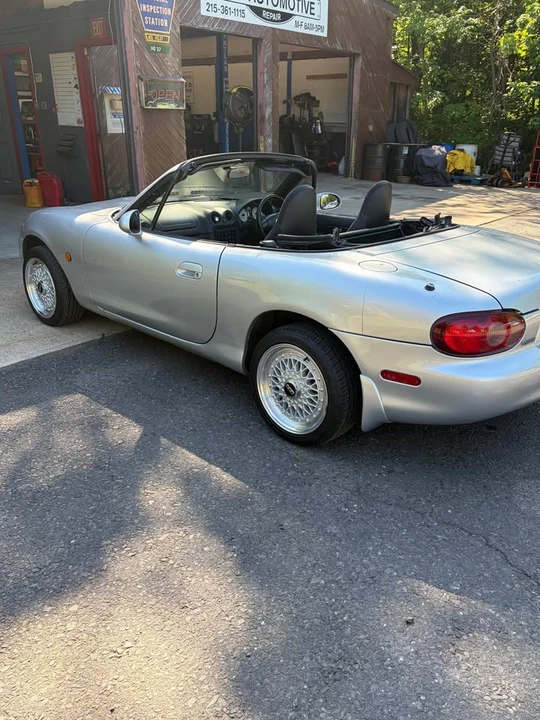 2000 Mazda NB MX-5 Miata - Image 2 of 5