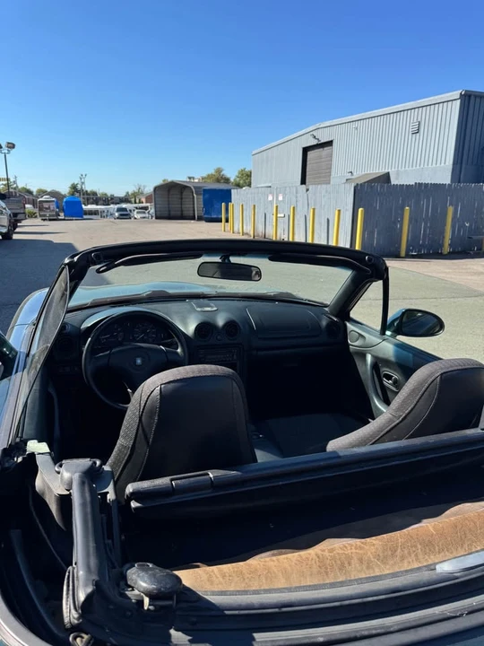 2000 Mazda NB MX-5 Miata - Image 2 of 4
