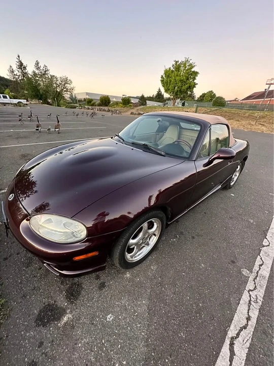 2000 Mazda NB MX-5 Miata - Image 5 of 8