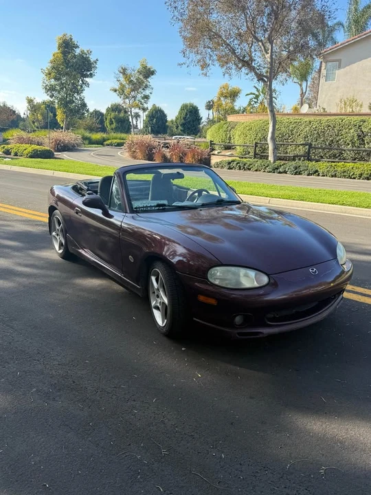 2000 Mazda NB MX-5 Miata - Image 2 of 8