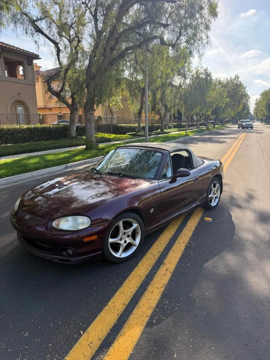 2000 Mazda NB MX-5 Miata - Image 5 of 8