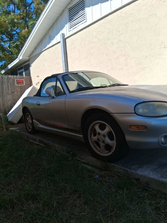 2000 Mazda NB MX-5 Miata - Image 2 of 3
