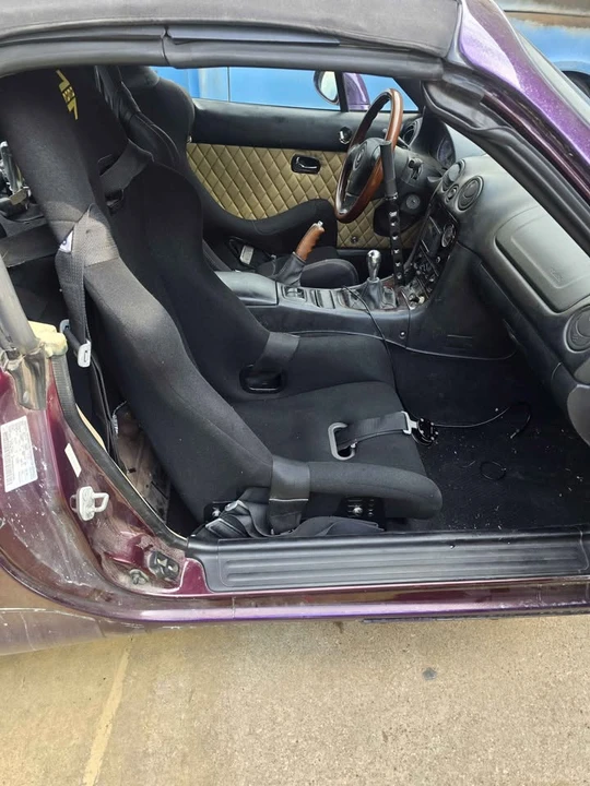 2000 Mazda NB MX-5 Miata - Image 9 of 17