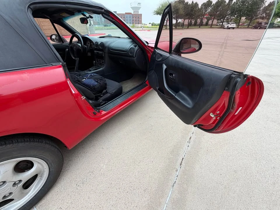 2000 Mazda NB MX-5 Miata - Image 11 of 13