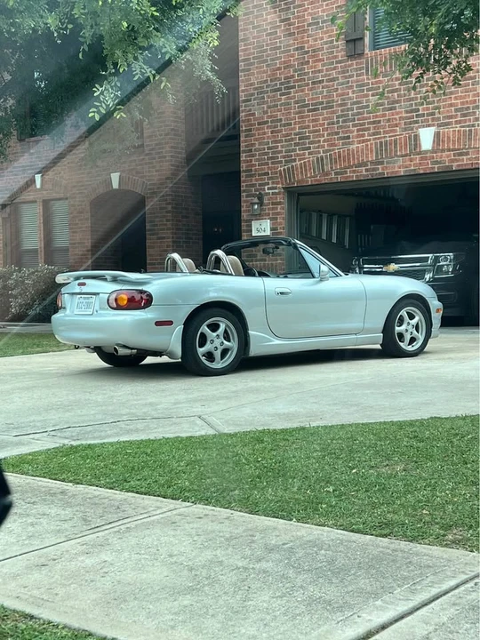 2000 Mazda NB MX-5 Miata - Image 3 of 5