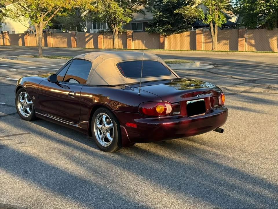 2000 Mazda NB MX-5 Miata - Image 2 of 15